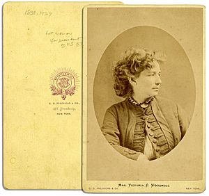 Archivo:Victoria-Woodhull-by-CD-Fredericks,-c1870