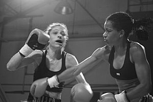 Archivo:Women boxing
