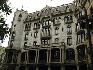 Archivo:217 Casa Fuster, pg. de Gràcia