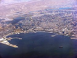 Archivo:Aerial View of Baku, May 2012