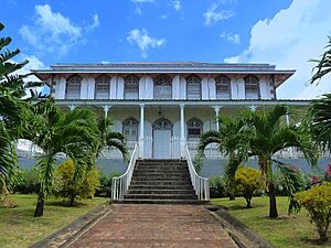 Archivo:Bishop Arnold Boghaert Catholic Centre - panoramio