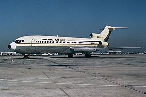 Archivo:Boeing 727-200, Boeing Company JP6850259