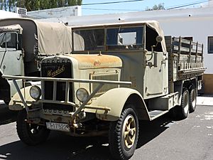 Archivo:Camión Henschel, hacia el año 1936, Museo Histórico Militar de Canarias