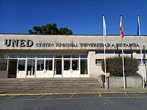 Archivo:Centro UNED en Pontevedra capital