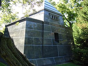 Archivo:Chicago, Illinois Martin Ryerson Tomb 1
