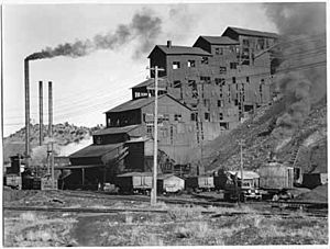 Archivo:Coal plant, Madrid c. 1935
