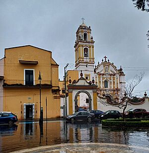 Archivo:Convento Urbano carmelitano San Juan de la Cruz