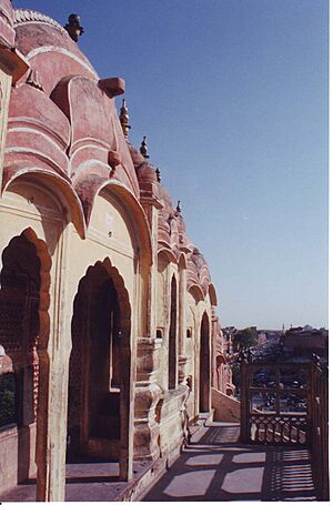 Archivo:Hawa Mahal inside, Jaipur