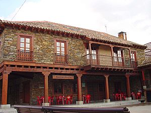 Archivo:Hospedería en Puebla de la Sierra