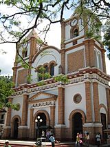 Archivo:Iglesia de la Inmaculada Concepción - Fachada