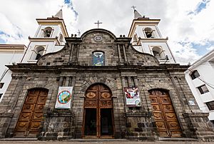 Archivo:Iglesia la Catedral, San Antonio de Ibarra, Ecuador, 2015-07-21, DD 20