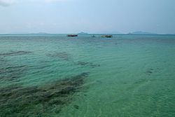 Archivo:Koh Mak (island), Thailand, Tropical lagoon, Turquoise colors