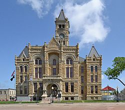Lavaca County Courthouse full.JPG