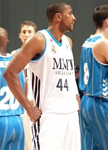 Marcus SlaughterReal Madrid-CB Sevilla marzo 2013.JPG