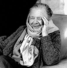 Marguerite Yourcenar-Bailleul-1982.10.04.Bernhard De Grendel (11).jpg