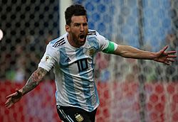 Archivo:Messi vs Nigeria1