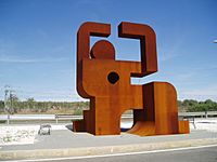 Archivo:Monumento a la memoria de los presos del canal