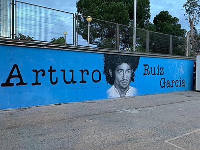 Archivo:Mural Instalación Deportiva Arturo Ruiz 
