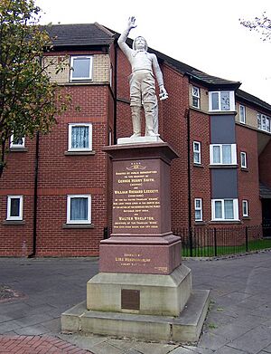 Archivo:North Sea Incident 1904 - Memorial - geograph.org.uk - 264822