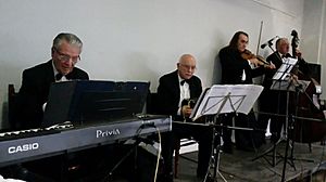 Archivo:Orquesta de Tango en tanguería de Quilmes
