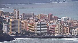 Puerto de la Cruz (Santa Cruz de Tenerife, España).jpg
