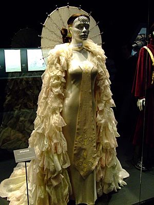 Archivo:Queen Amidala's Parade Gown