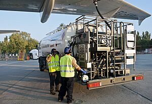 Archivo:Refuel EC-KNM Iberia (6218464950)