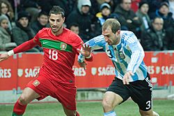 Archivo:Ricardo Quaresma (L), Pablo Zabaleta (R) – Portugal vs. Argentina, 9th February 2011