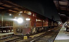 Archivo:SLSF E8A 2017 with Train 108, The Sunnyland, at Birmingham Alabama Union Station on April 15, 1963 (23847907654)