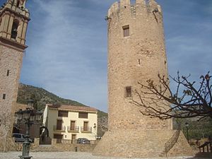 Archivo:Vestigios del castillo-palacio de Ceyt Abu Ceyt de Argelita