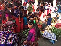 Archivo:Weekly market at Chajul