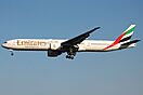 Boeing 777-300 (Emirates) Rafael Luiz (29057952675).jpg