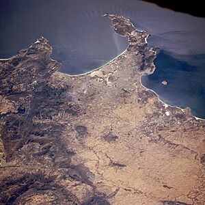 Archivo:Capetown table false bay