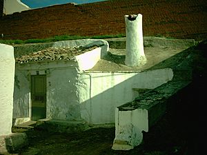 Archivo:Casa cueva en Santa Cruz de la Zarza