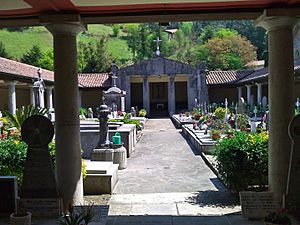 Archivo:Cementerio de Marquina-Jeméin I