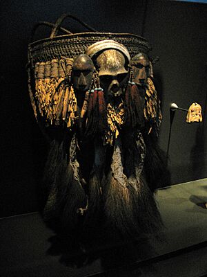 Archivo:Ceremonial basket Konyak Naga