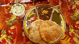 Chole Bhature on the street.jpg
