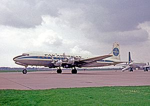 Archivo:Douglas DC-6B N5024K Pan Am OO-SDG at HAJ 02.05.64