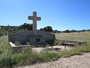 Archivo:Fray Marcos de Niza Monument Lochiel Arizona 2014