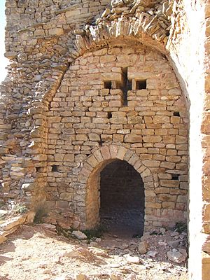 Archivo:Isona i Conca Dellà. Isona. Llordà. Sant Sadurní del Castell de Llordà 12