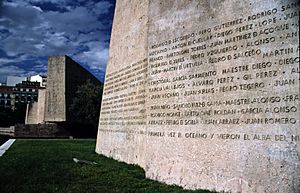 Archivo:Monumento al Descubrimiento de América (Madrid) 03d