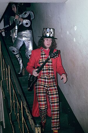 Archivo:Noddy Holder - Slade - 1973