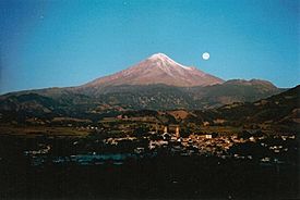 Panorámica de la ciudad de Coscomatepec y el Pico de Orizaba.jpg