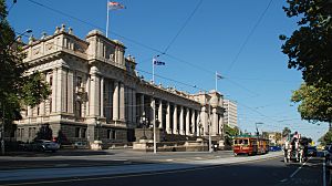 Archivo:Parliament House Melbourne 2010