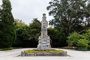 Archivo:Parque Alameda, Santiago de Compostela, España, 2015-09-23, DD 57
