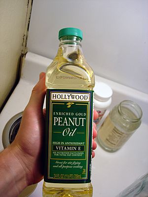 Archivo:Peanut oil bottle