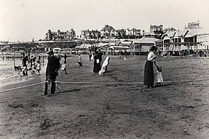 Archivo:Playa Bristol - Mar del Plata- Ca 1910
