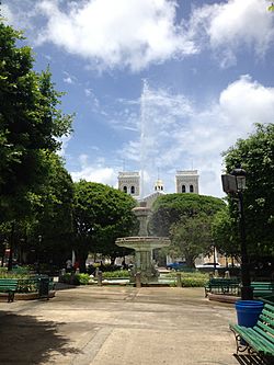 Plaza Colón de Guayama.JPG
