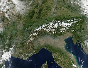 Archivo:Satellitenaufnahme der Alpen