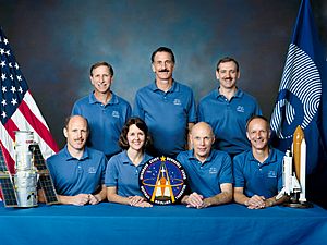 Archivo:Sts-61 crew